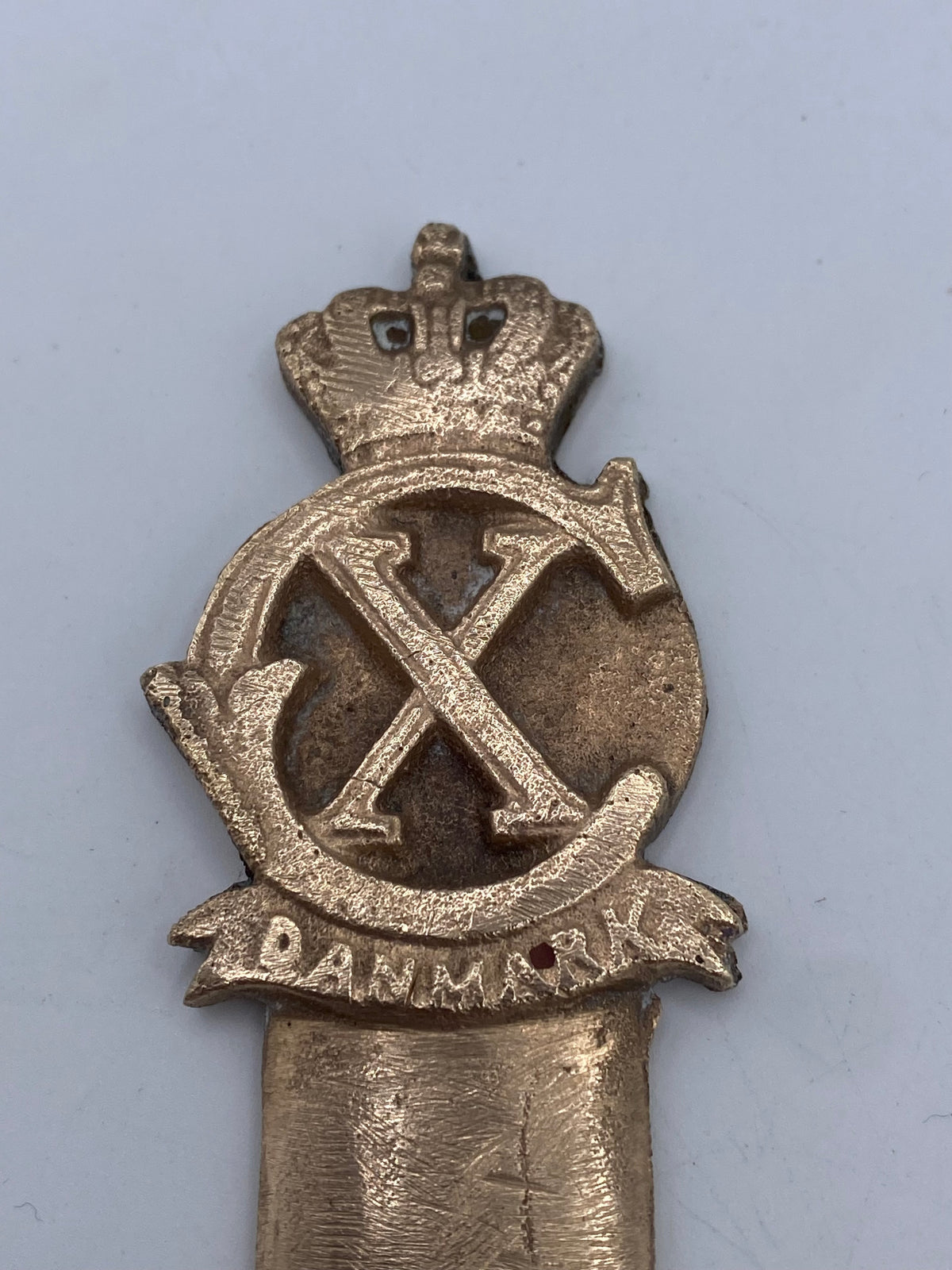 Ældre Christian X brevåbner med kronet monogram. Danmark. Midt 20. Årh