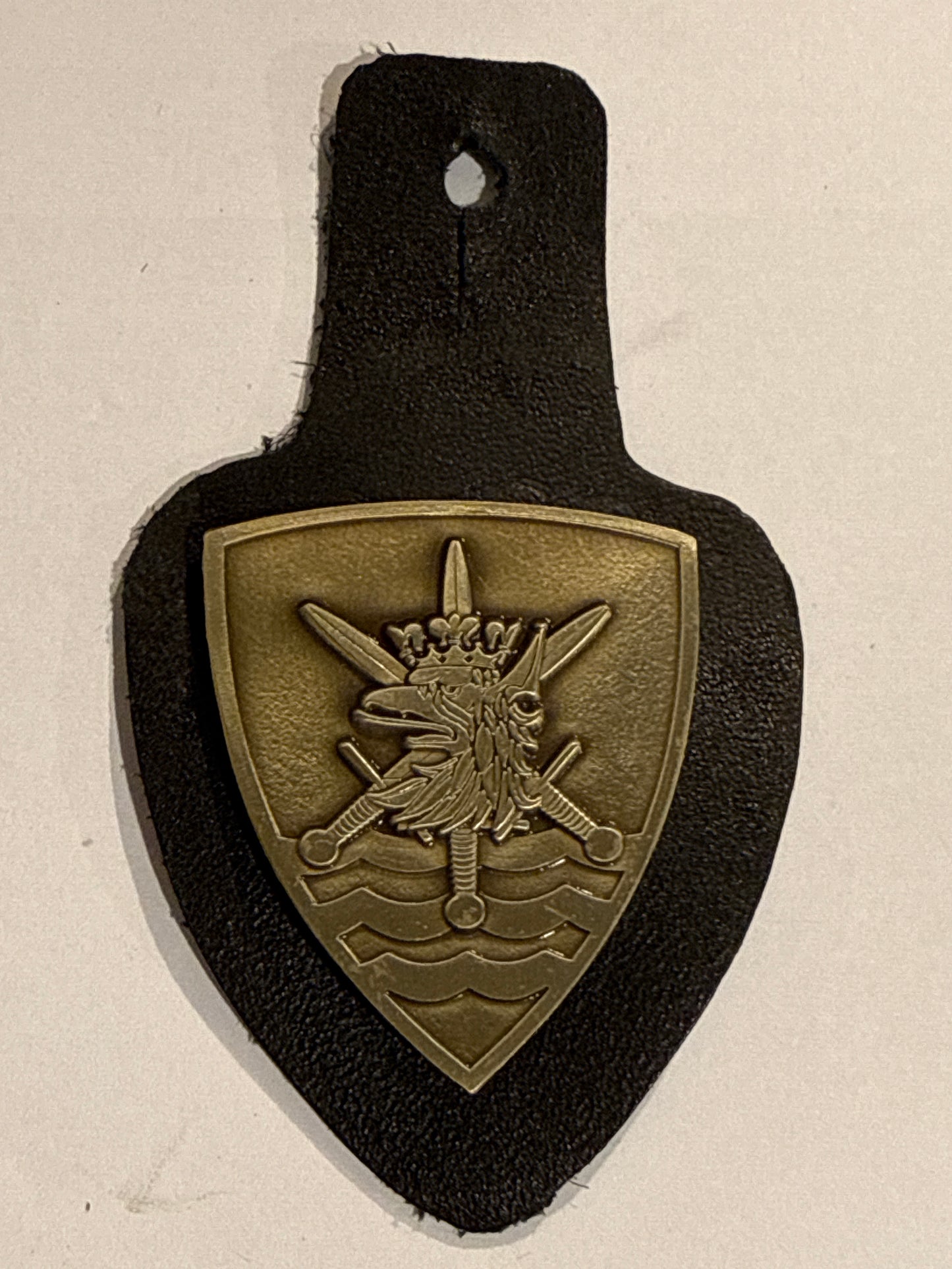 MNC NATO North East bryst mærke.