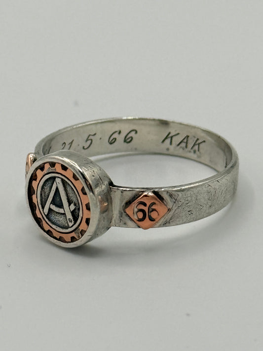 Finsk Guldsmedeskole Dimissions sølv herre ring. Fra 1965-1966