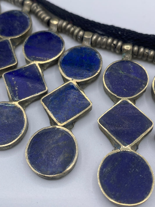Vintage Kuchi halssmykke i Lapis Lazuli. Fra Afghanistan. Midt/slut 20.Årh