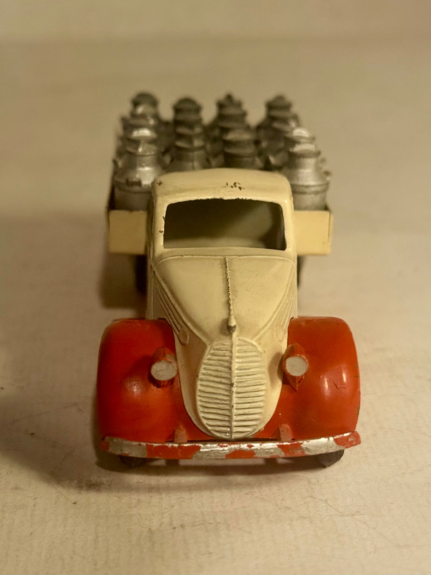 Ford V8 mælkebil No. 424