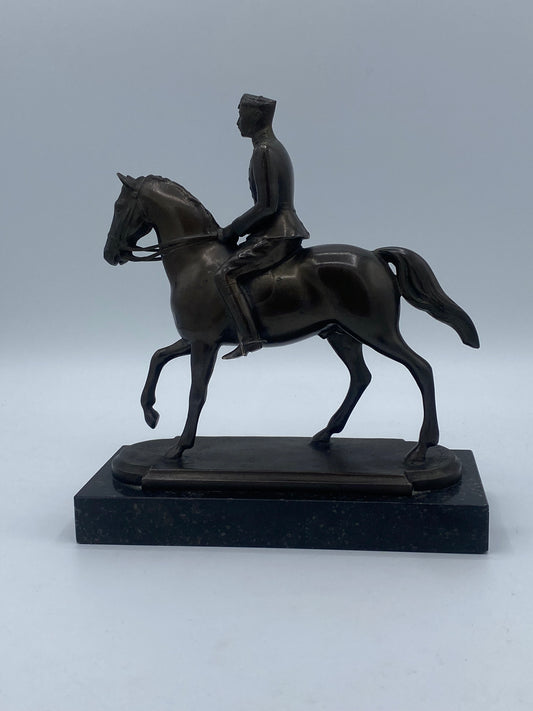 Johan G.C. Galster (f.1910-1997) Christian d. 10. til hest. Bronze. Danmark. Midt. 20. årh