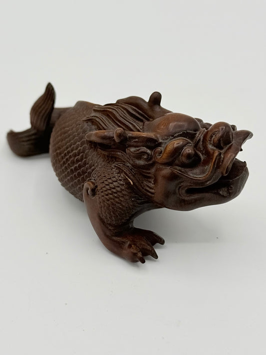 Kinesisk håndskåret Loong Dragon figur i træ
