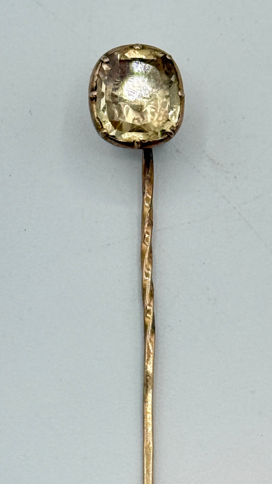 Antik slipsenål i 18K. Guld og Citrin. Slut 19. Start 20.Årh
