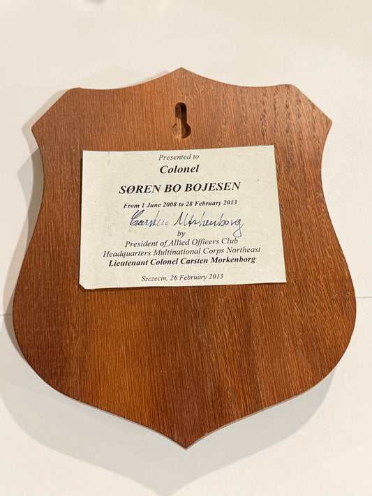 MNC NORTHEAST NATO skjold / plakette.