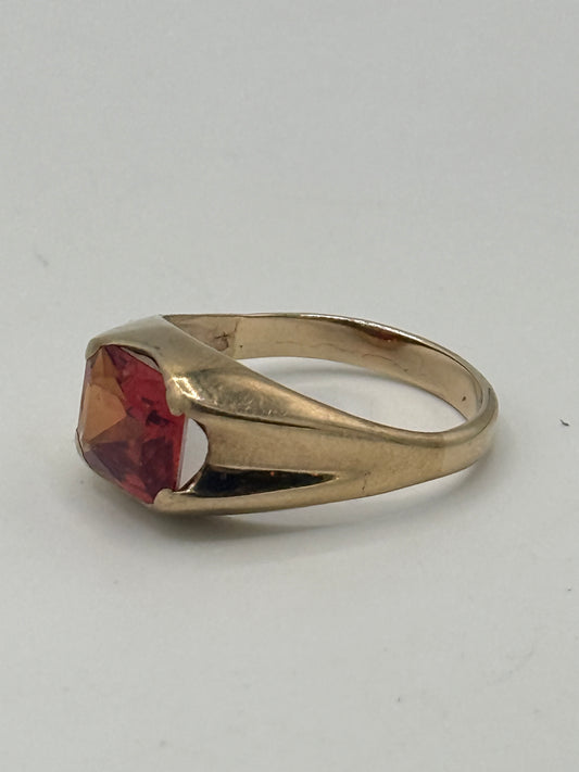 Vintage 14 karat Guld herrering, med smykkesten. Fra midt 20.Årh