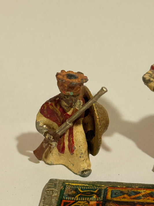 Antik heyde tinsoldater. etiopiske soldater med tæppe, fra start 1900tallet