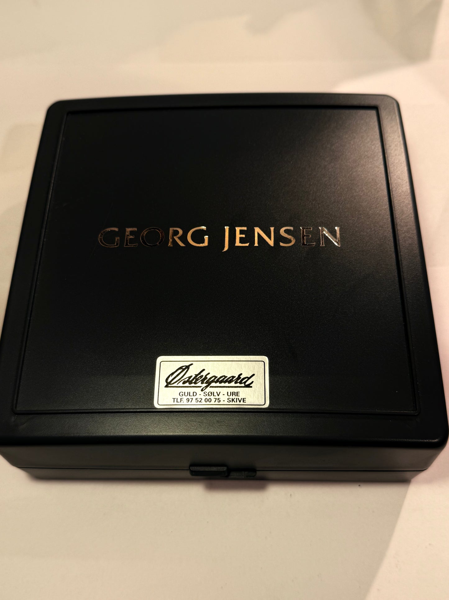 Georg Jensen Juleuro Special Edition 2012 - Julekrybben. Design: Rebecca Uth