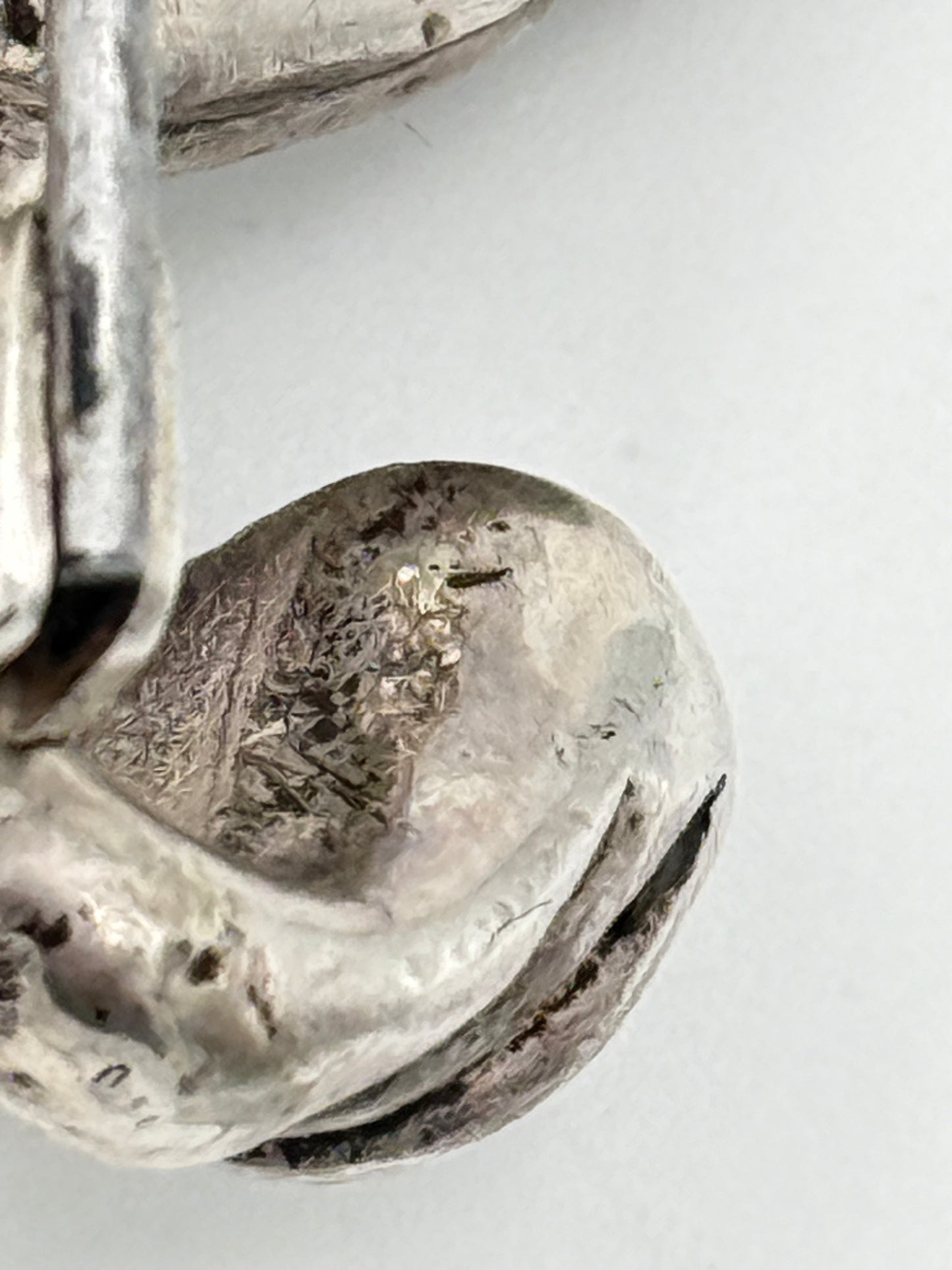 Claude Schwartz, Paris (1958-) Vintage unika Studio jewelry broche i Sølv, Guld, Månesten og Turkis. Fra 1960érne