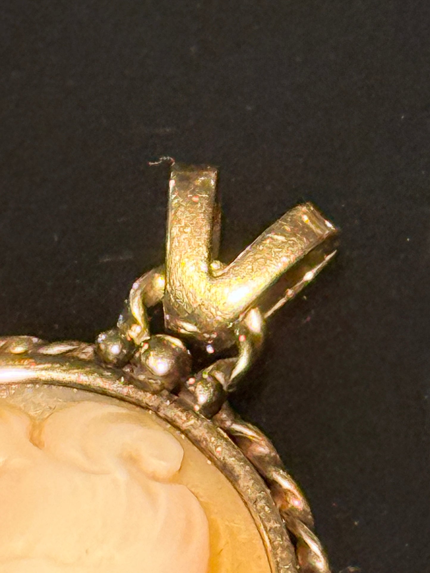 Antik Camé vedhæng i 14K guld. Fra 1920érne.