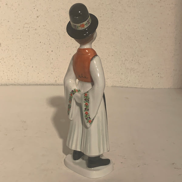 Hollohaza porcelæns figur, dreng med høj hat nr. 4834