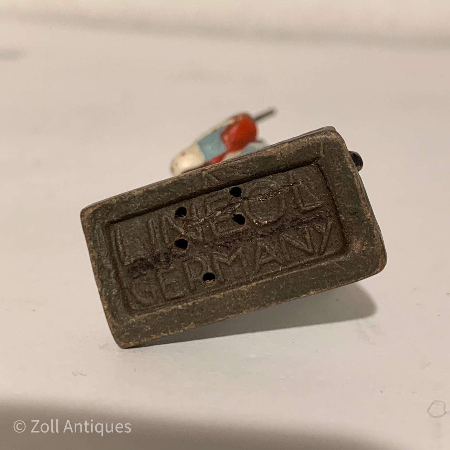 Lineol Kongelig Livgarder marcherende med dobbelt skrå rem