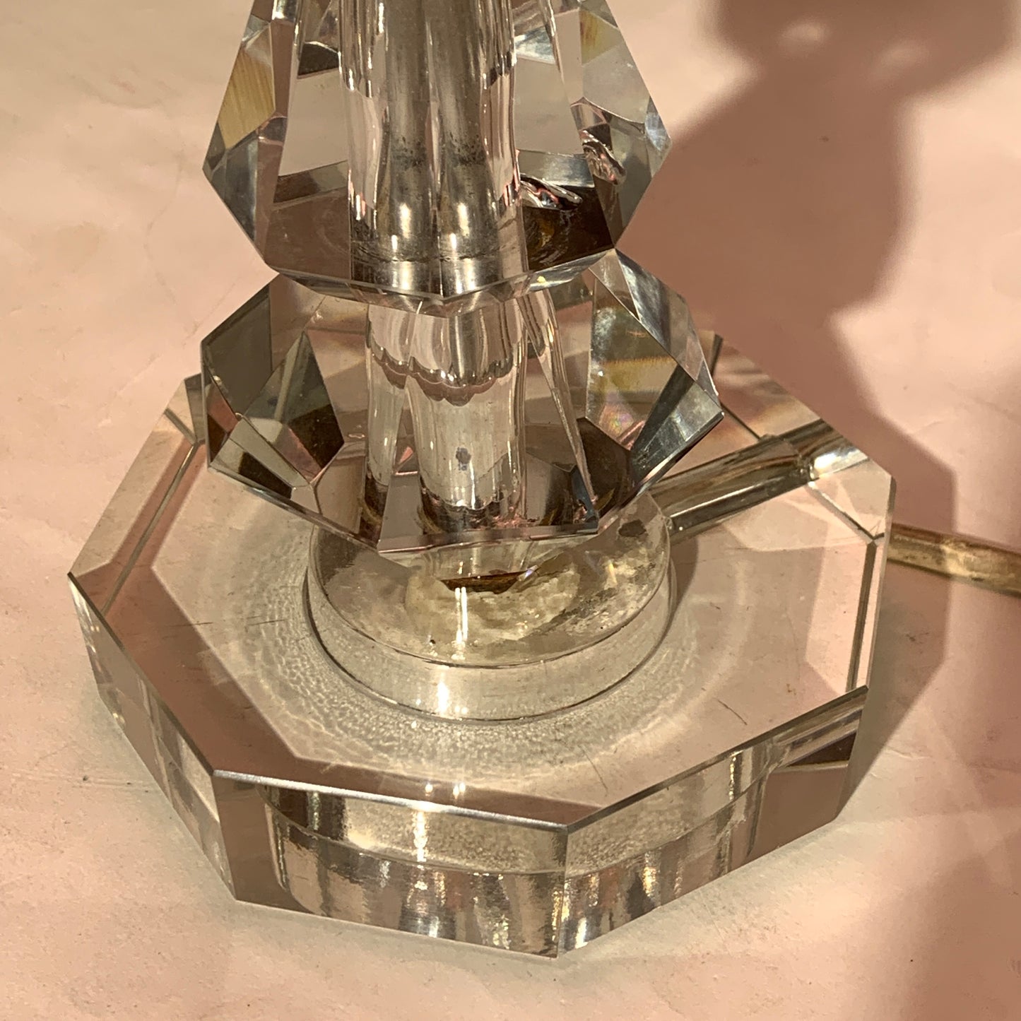 Vintage crystal prism table lamp, from the 1960s.