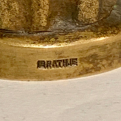 Ældre bronze figur. Stemplet Brathe.