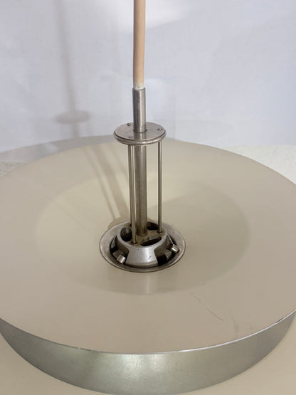 Poul Henningsen. PH Kontrast loft lampe, for Louis Poulsen. 1962