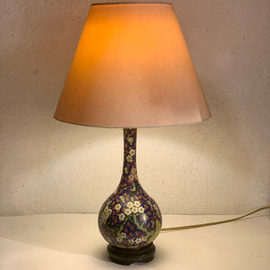 Ældre kinesisk cloisonné bordlampe, fra midt 1900 tallet.