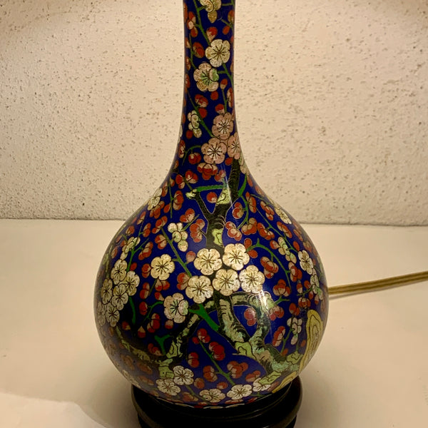 Ældre kinesisk cloisonné bordlampe, fra midt 1900 tallet.