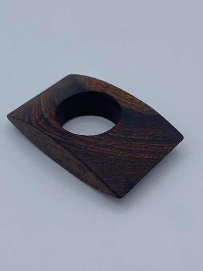 Vintage Danish design servietring i wengé træ. Midt 20. årh