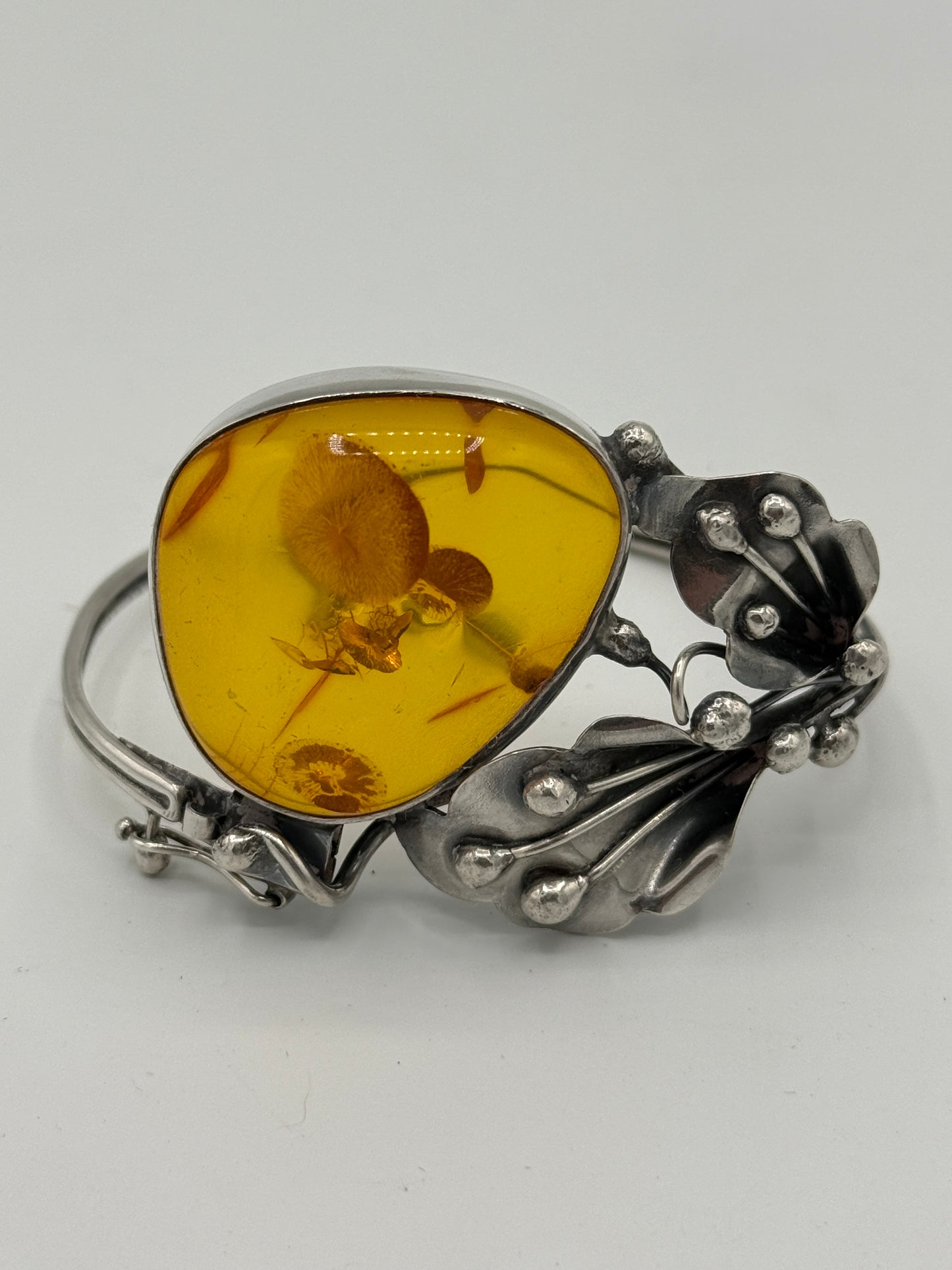 Vintage unika skønvirkestil Rav & Sterlingsølv armbånd. Gdansk, Polen. Fra 1980érne