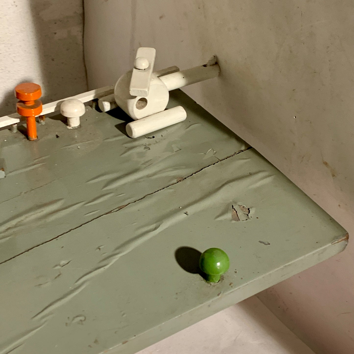 Ældre unikt dansk design træ hangarskib, fra midt 1900 tallet.