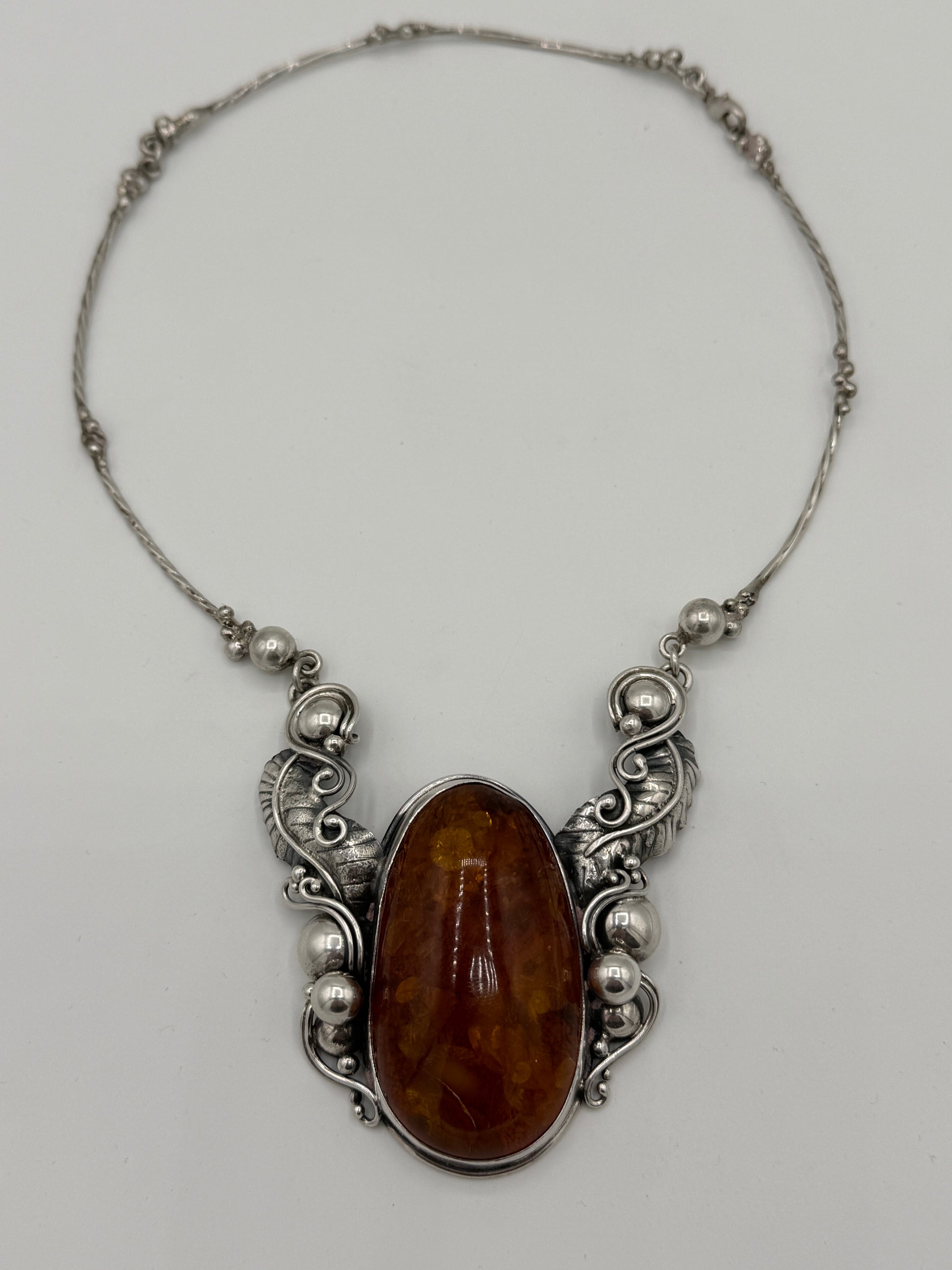 Vintage skønvirkestil Rav & Sterlingsølv hals collier. Gdansk, Polen. Fra 1980érne