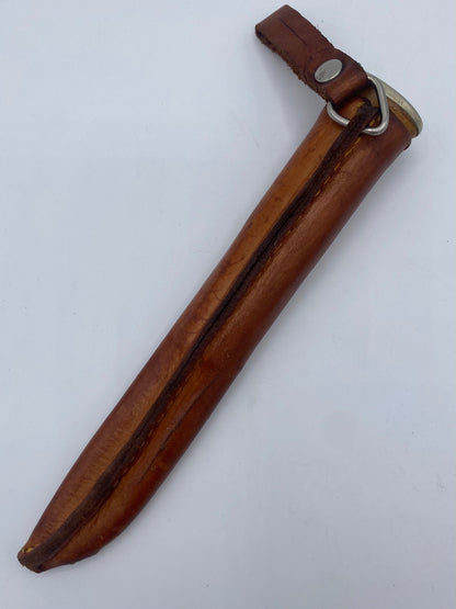 Ældre Marttiini kniv med skede. Finland. 20. Årh.
