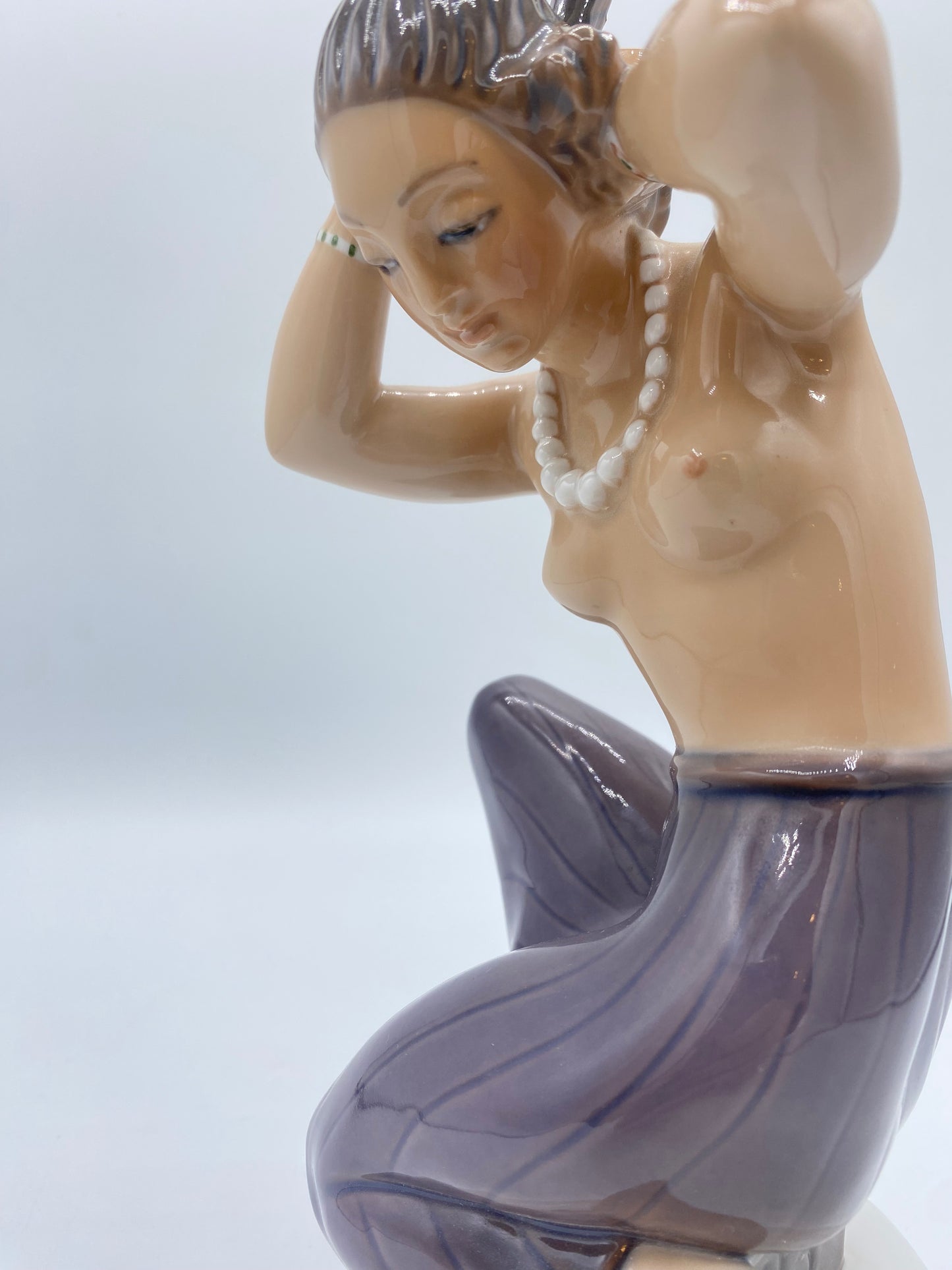 Jens Jacob Bregnø (1877-1946) for Dahl Jensen. “Morgen” nr. 1177. Porcelæn. Danmark. Start/midt 20. årh
