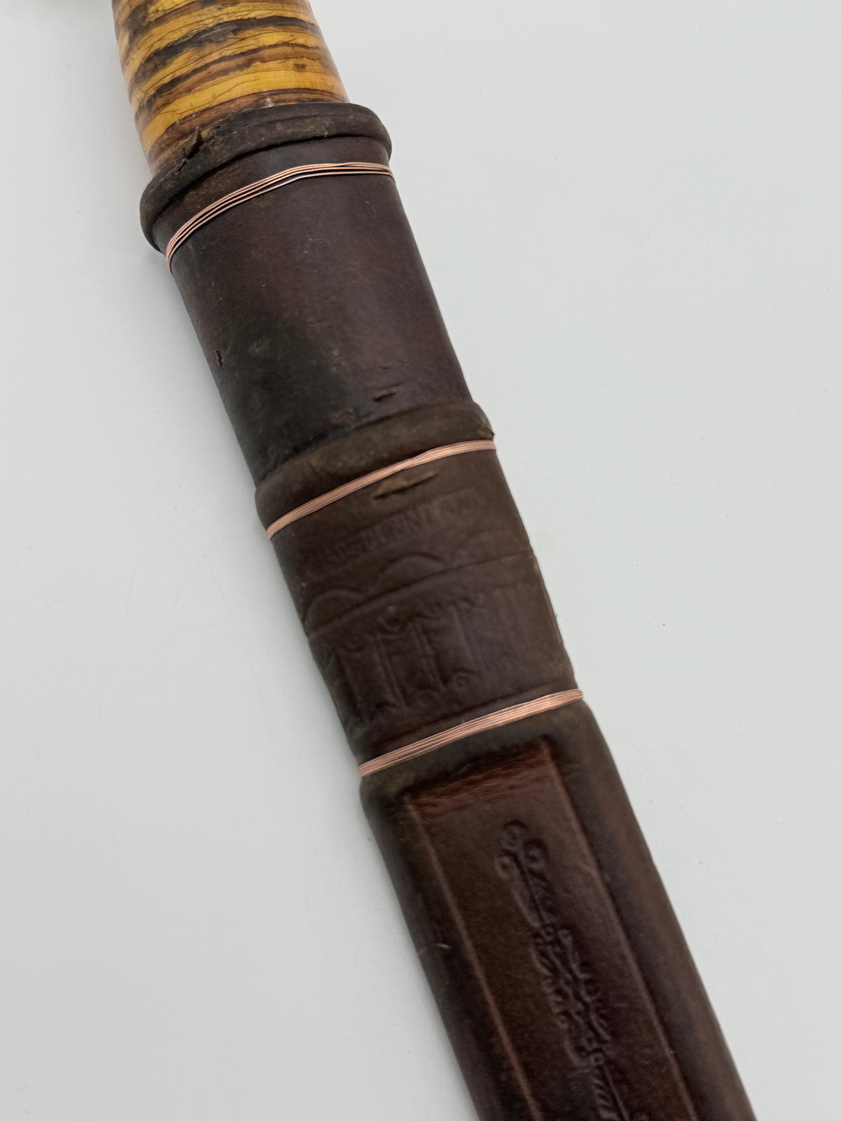 Vintage Lisakki Järvenpää Oy Hevospuukko kniv med skede. Finland. Midt 20. Årh