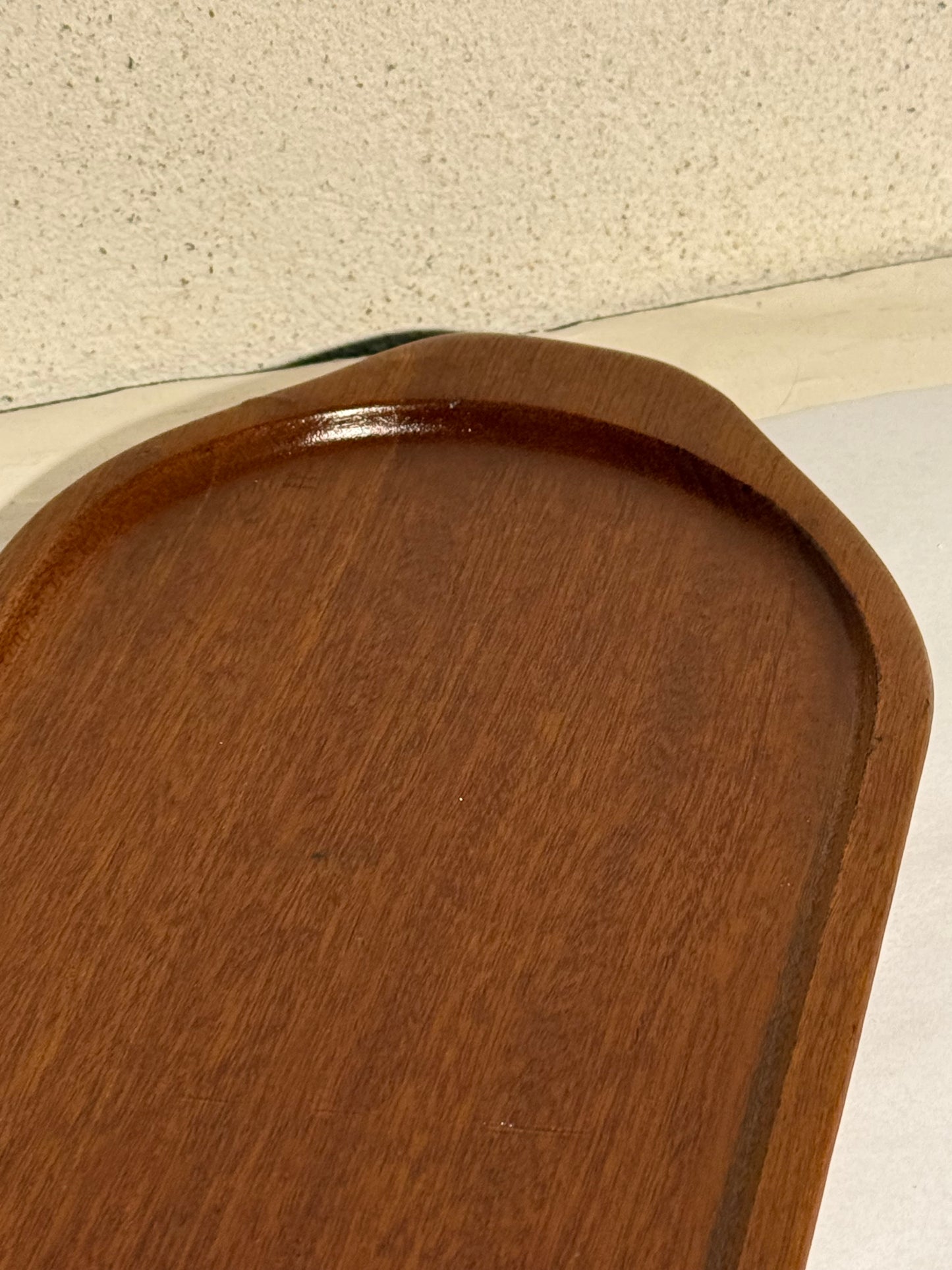 Vintage dansk design aflangt teaktræ fad. Fra 1960'erne