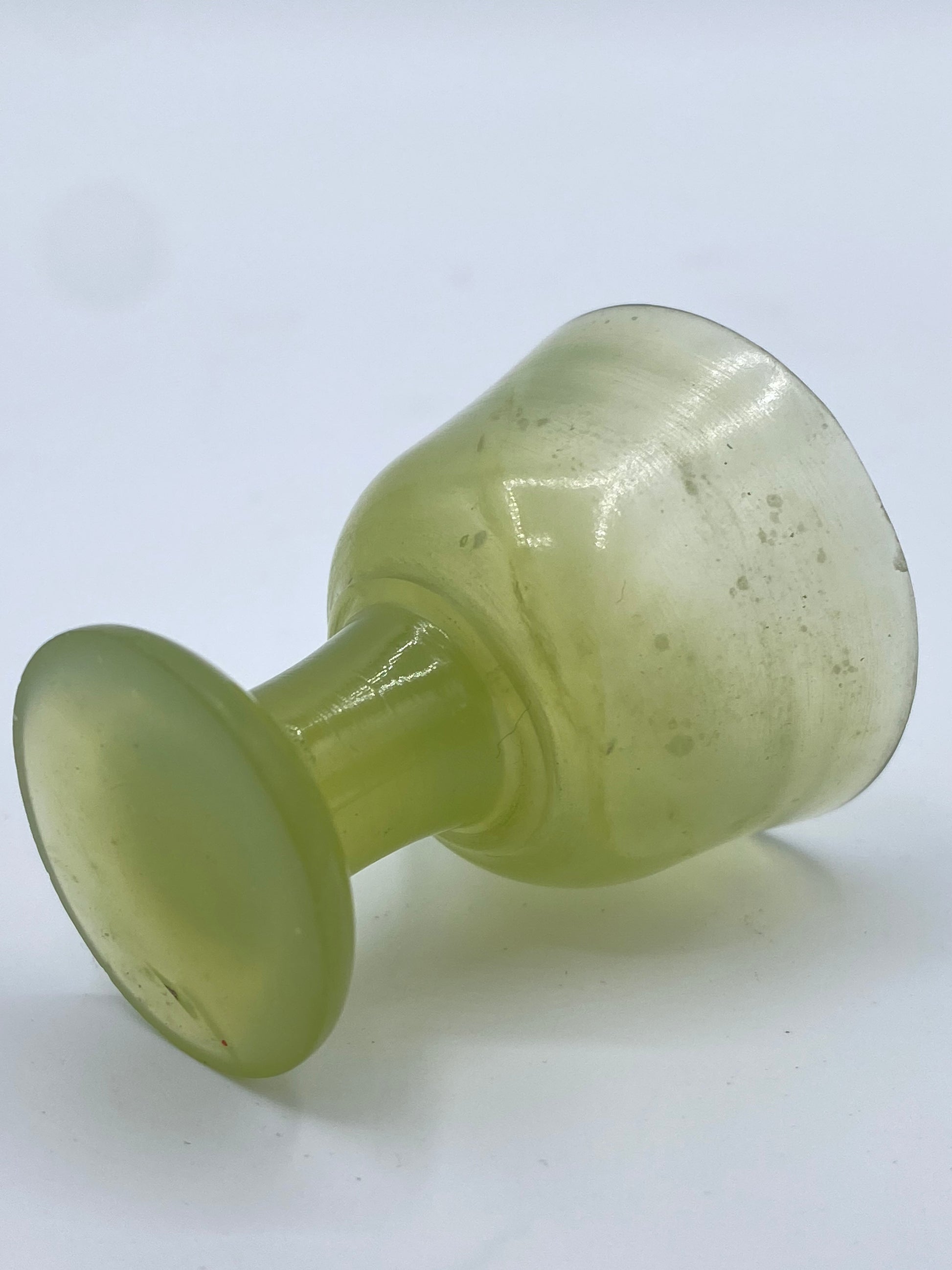 Kinesisk vinkop i serpentin/jade, Kina. 19/20. årh