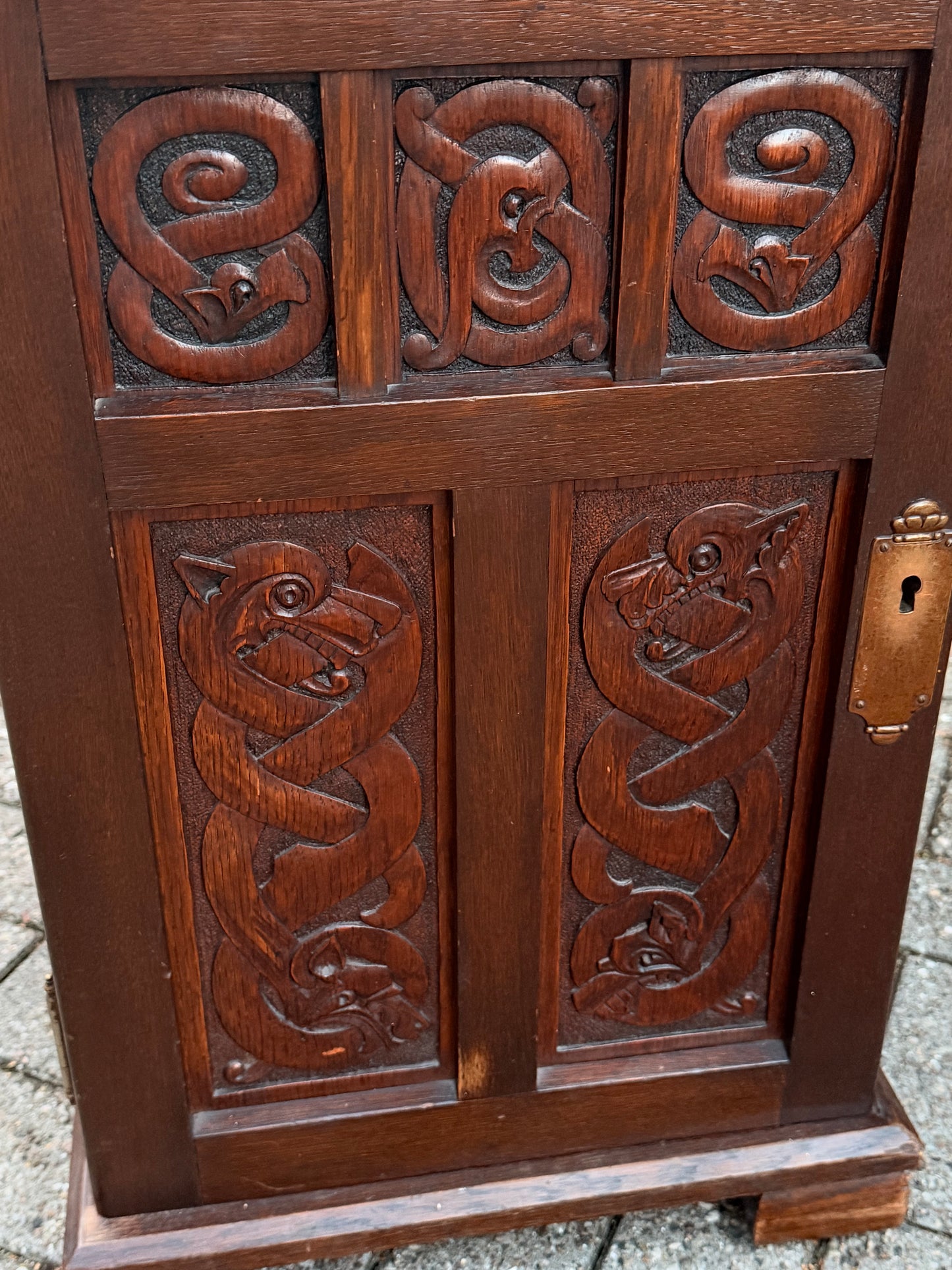 Antik Norsk Viking Dragestil Piedestal skrivebord.Fra 1880-1915
