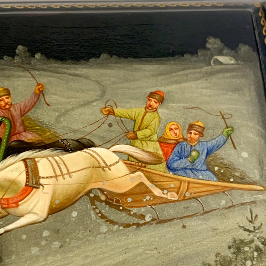 Russisk håndmalet palekh trojka lak æske, signeret. Fra 1900 tallet.