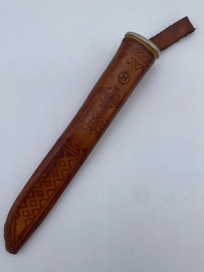 Ældre Marttiini kniv med skede. Finland. 20. Årh.