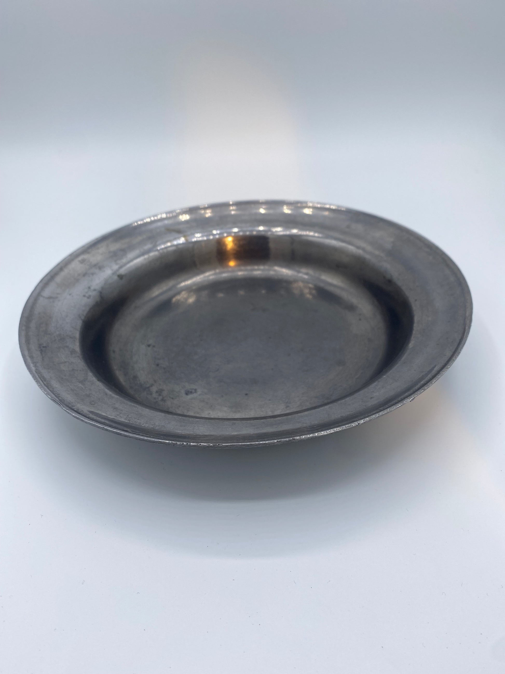 Antik svensk massiv dyb tallerken i tin. Fra 19.Årh