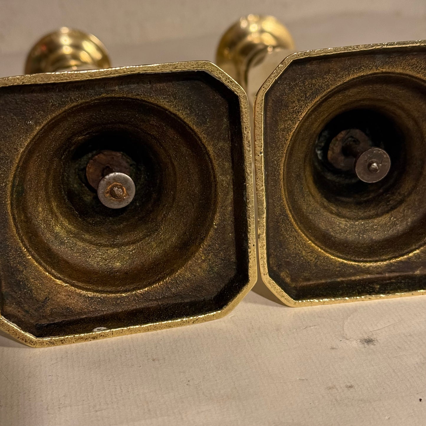 Antikke Viktorianske messing diamant lysestager. Fra 1800 tallet.