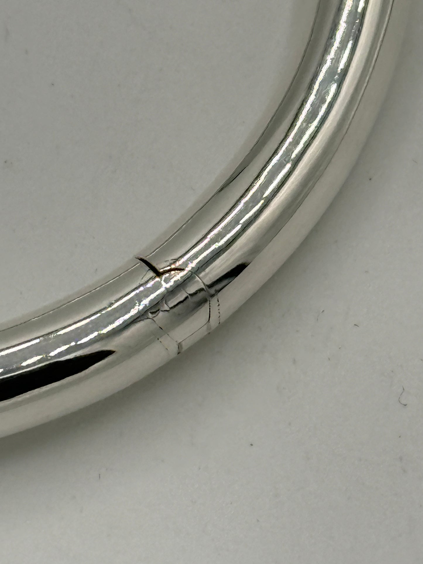 Vintage modernistisk rund Sterlingsølv armring. Fra 1980érne