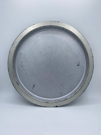 Vintage rund serveringsbakke. I metal. Dansk. Slut 20. årh