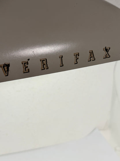 Bauhaus bordlampe med bakelit skærm & cement fod. Fra start/midt 1900 tallet