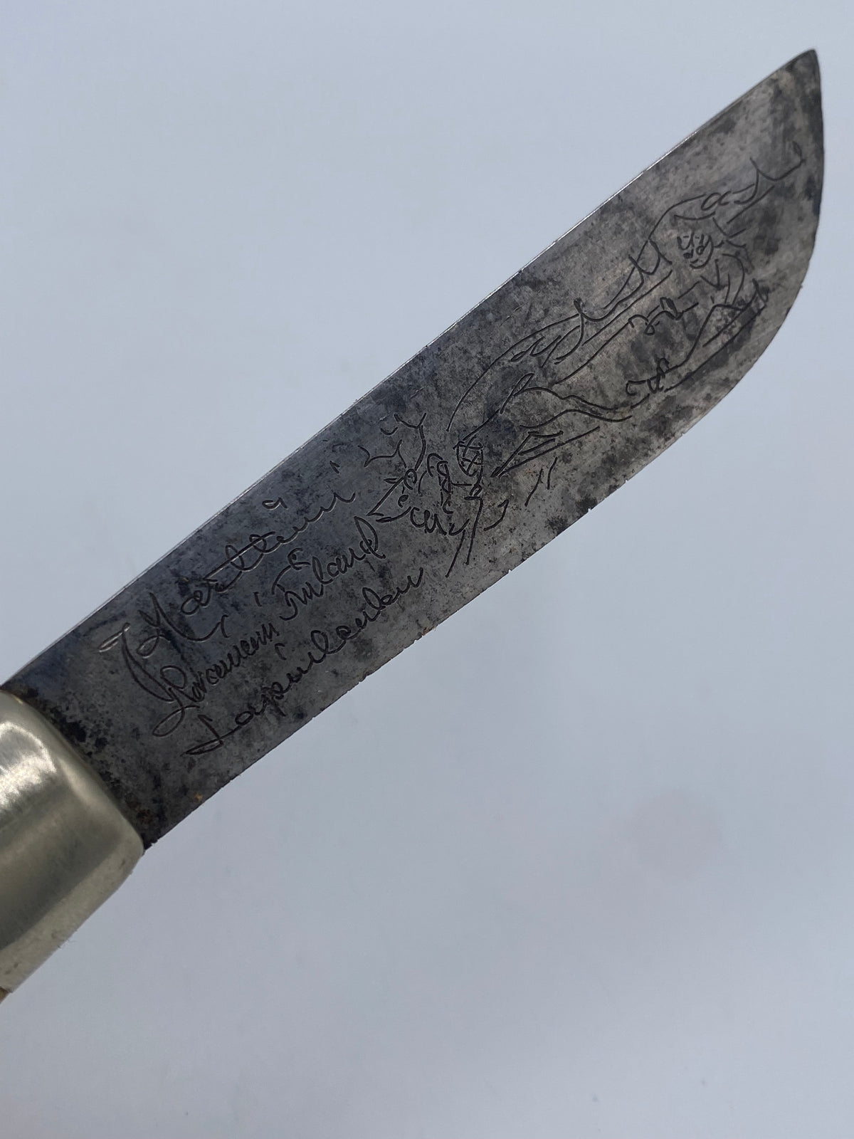 Ældre Marttiini kniv med skede. Finland. 20. Årh.