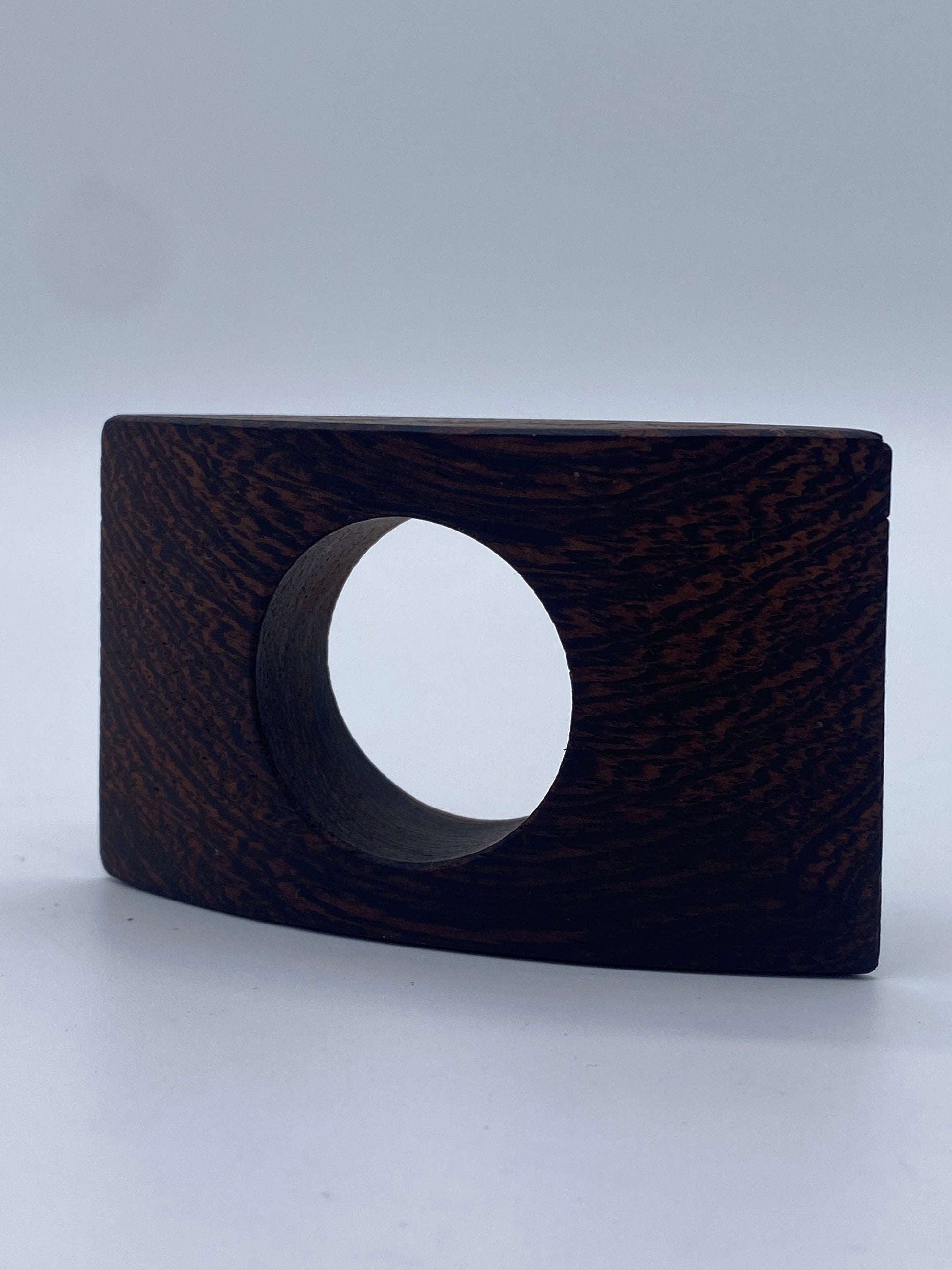 Vintage Danish design servietring i wengé træ. Midt 20. årh