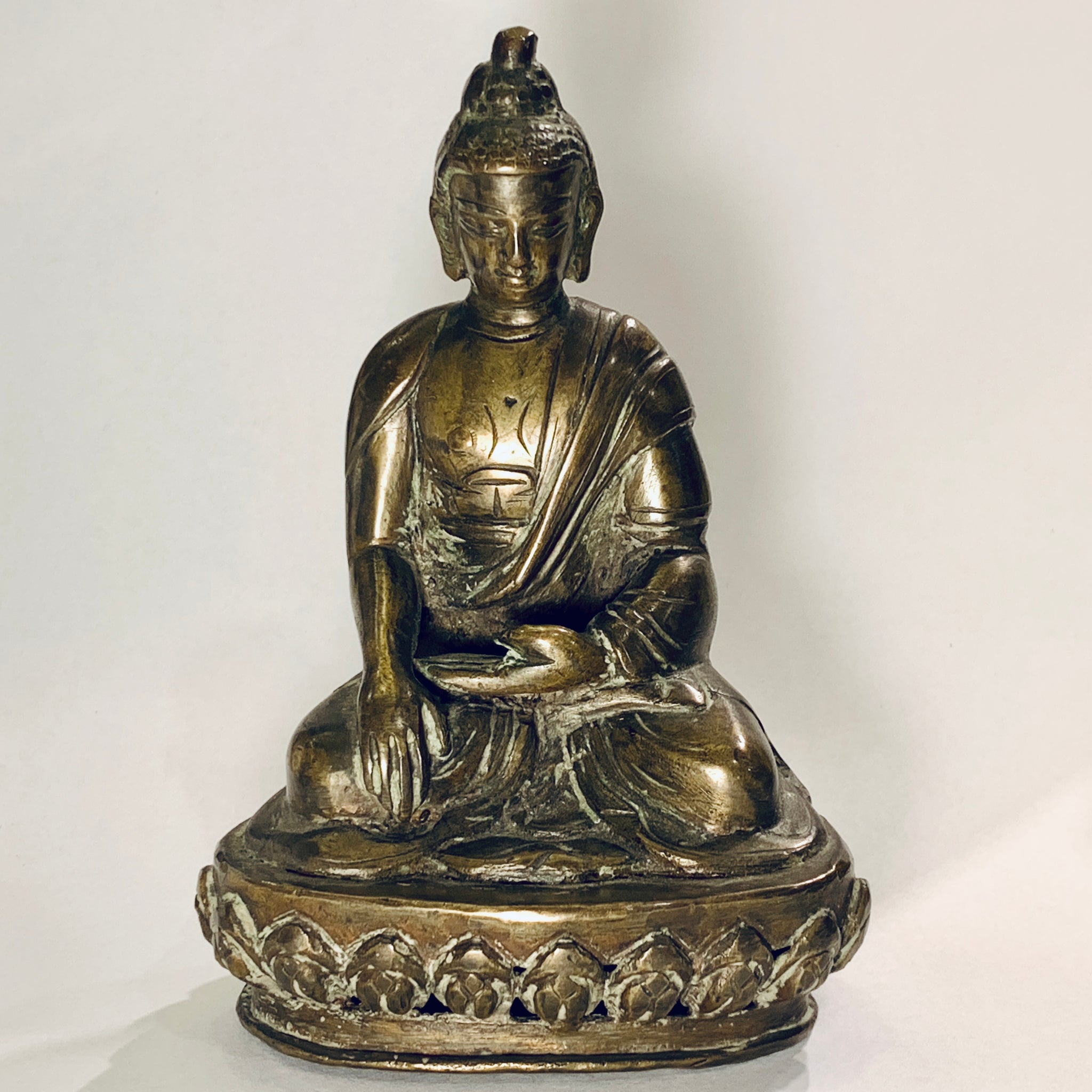 Ældre Buddha figur, Nepal/Tibet, signeret.