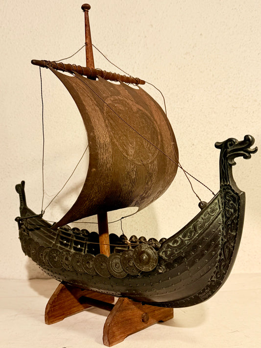 Edward Aagaard, ældre bronze Viking Drageskib, fra midt 1900 tallet.