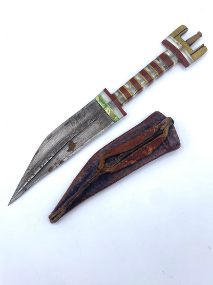 Afrikansk Billao (billaawe) kniv med skede. Fra Somalia. Start/midt 20. årh