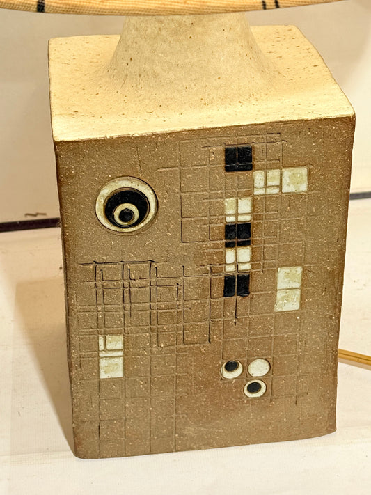 Hans Still. Modernistisk Axella bordlampe. Fra 1970érne.