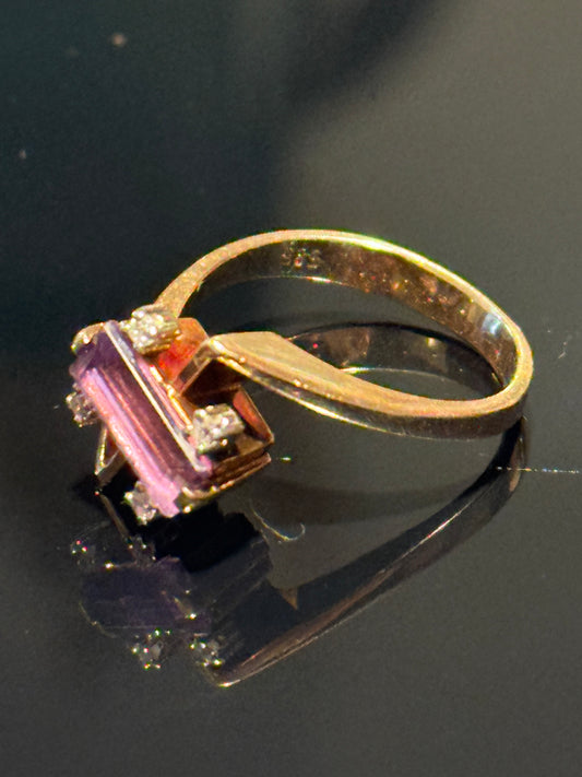 Willy Junget (1954-1973) 14K.Guld ring, med brillianter og Amthyst