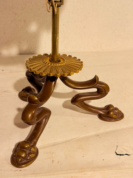 Originalt antikt menneske kranie, med 18K guldtand og udstillingsstativ. (Cranium homo sapiens)