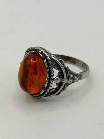 Vintage skønvirkestil Rav & Sterlingsølv ring. Gstad, Polen. Fra 1980érne