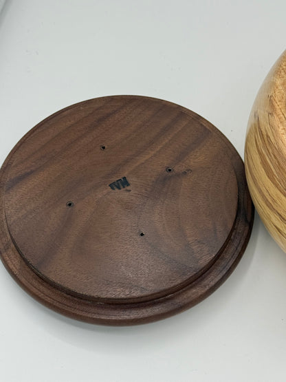 Vintage dansk hånddrejet Valnød og spaltet træ låg æske.