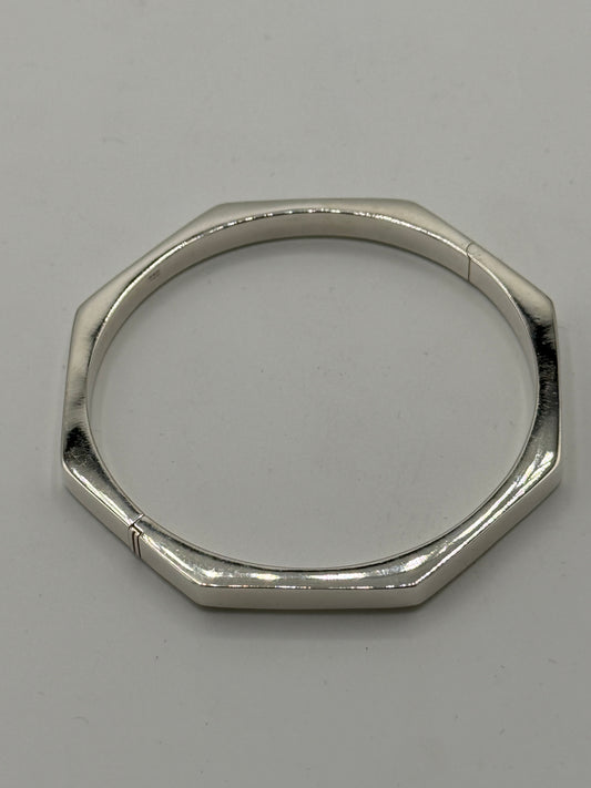 Vintage modernistisk oktagonal Sterlingsølv armring. Fra 1980érne