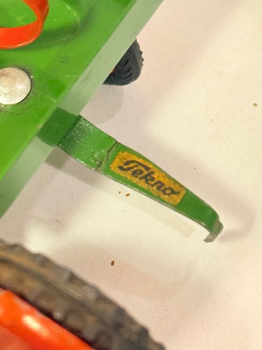 TEKNO Denmark Ferguson traktor med tilbehør. No. 460.